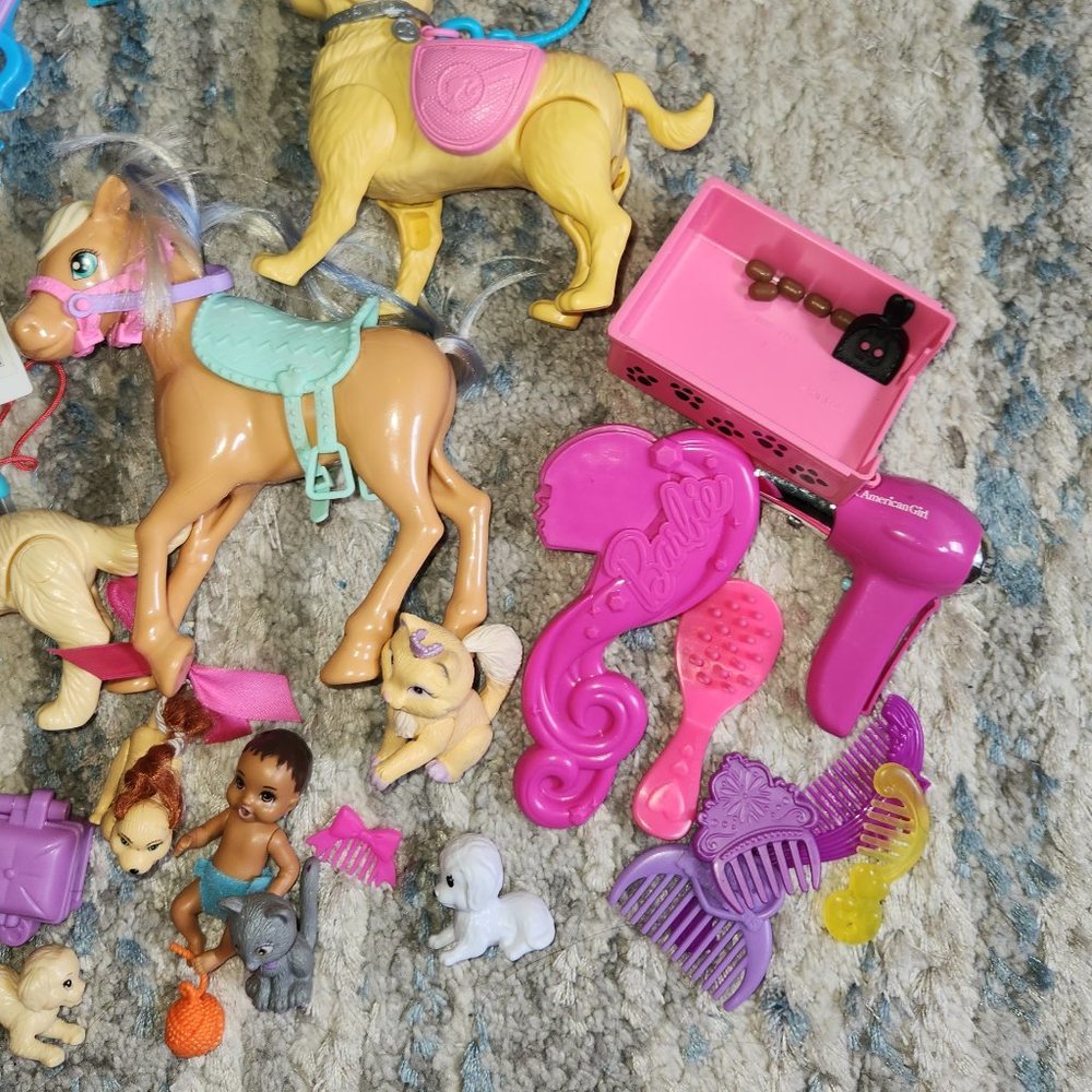 Big Lot of Barbie Pets and Accessories || Surf Boards EUC - Picture 7 of 10
